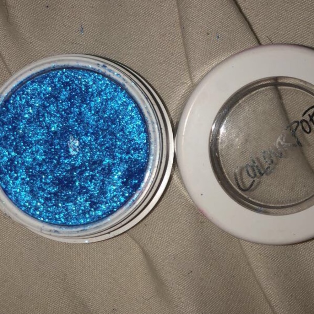 Colourpop extreme pigment eyeshadow
